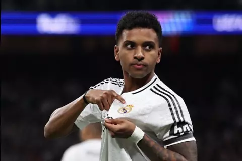  بعد شائعات انتقاله لبريميرليج.. ماركا: لا توجد عروض لرودريجو